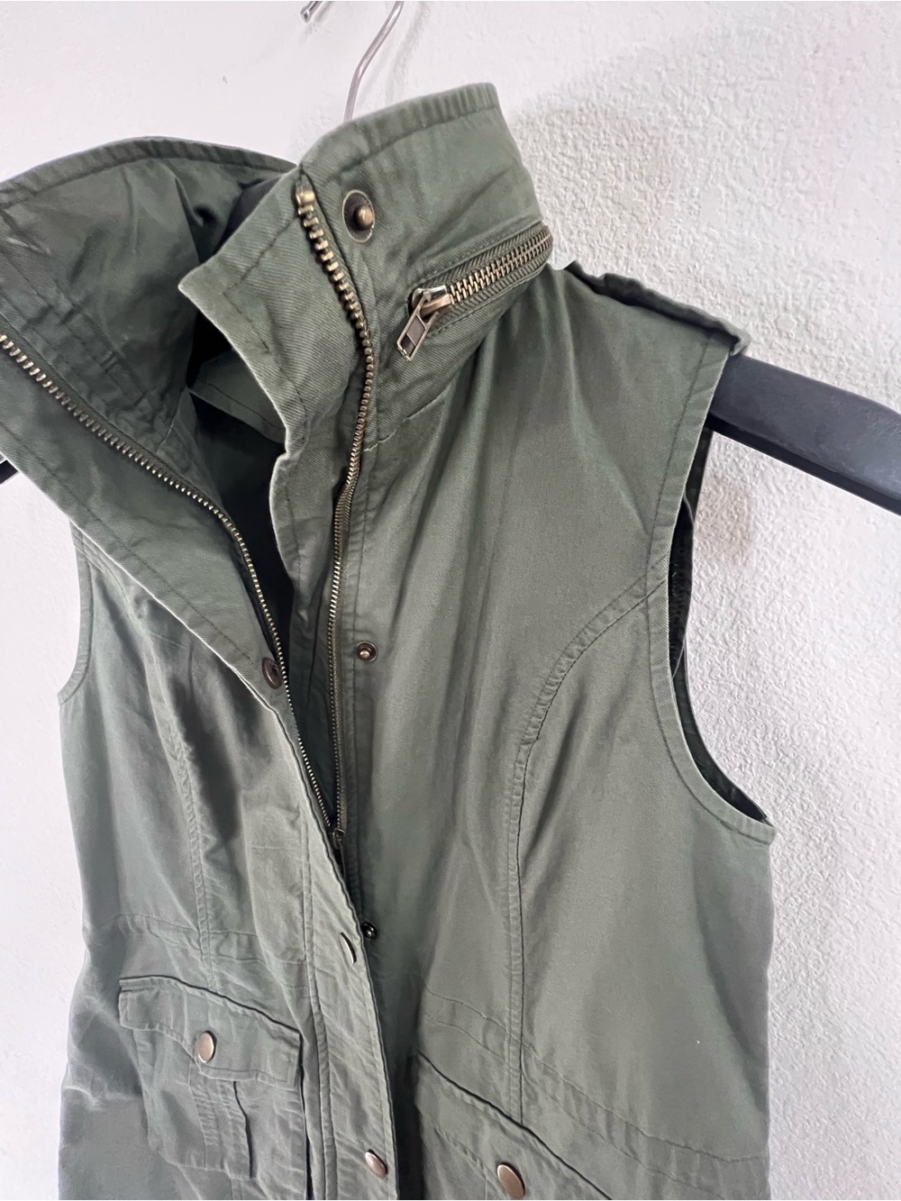 Market & Spruce Olive Colored Utility Cargo Vest - Picture 6 of 13